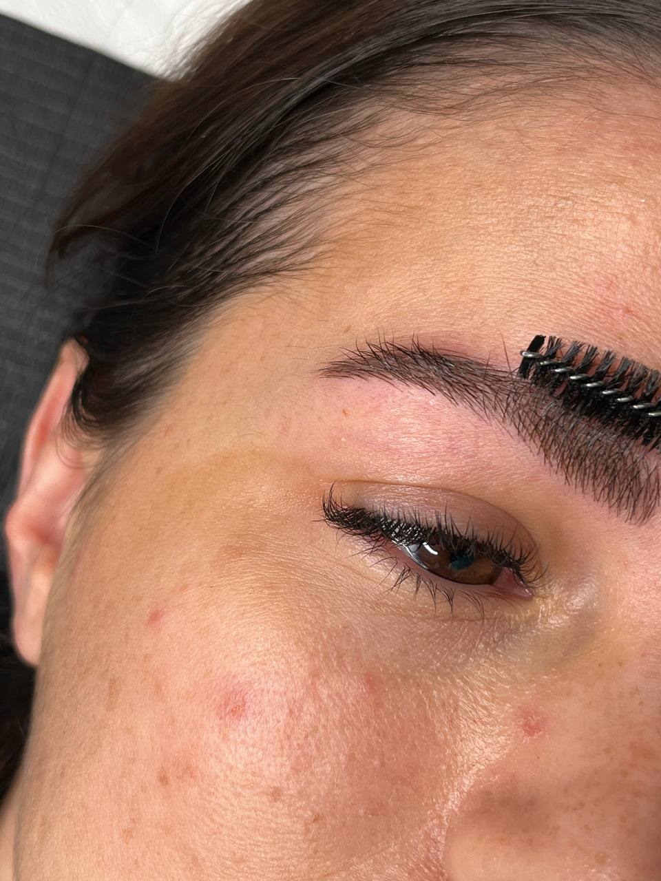 Sopracciglia realizzate con microblading